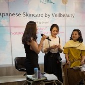 Bôi kem chống nắng sai cách: Da bí bách, nguy cơ mụn ẩn 